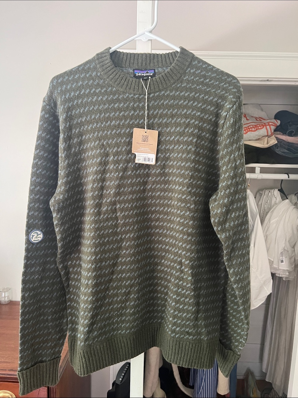 Patagonia Men's Olive & Light Green Patterned Crewneck Sweater